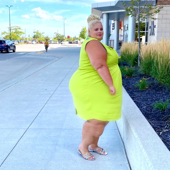 Universal Standard Raven Sheath Dress in Lime Green NWOT. Size 2xl (30/32W) - Picture 2 of 8